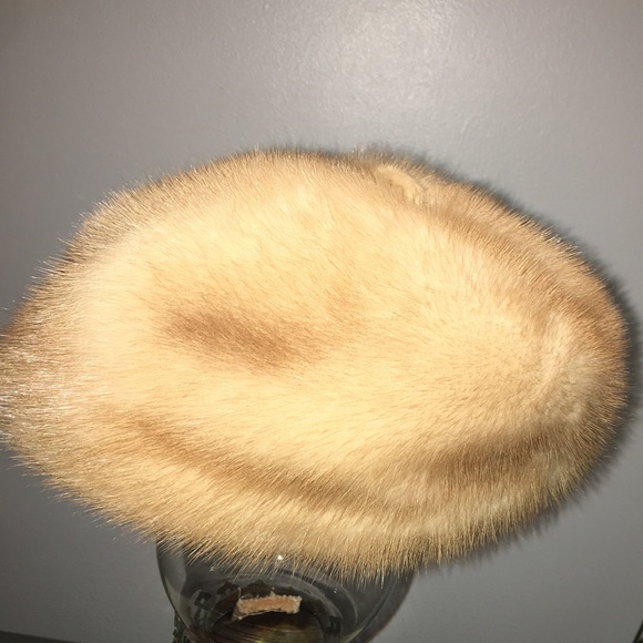 Vintage fur hat main image 7